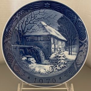 Royal Copenhagen 1976 Plate